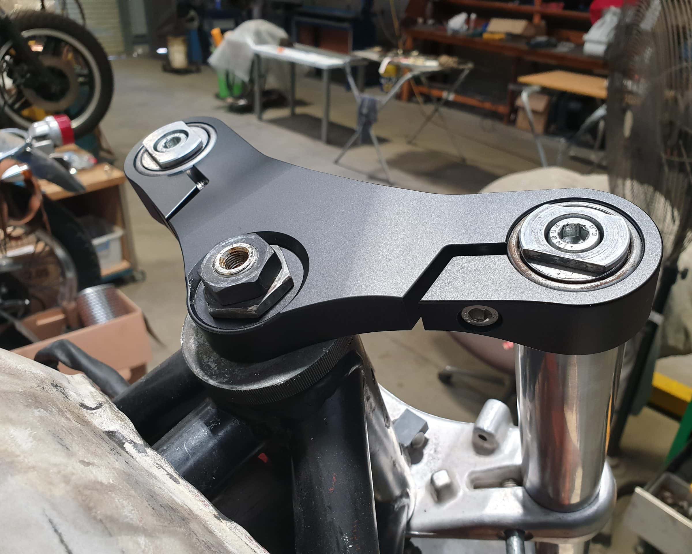 BMW K-Series Top Triple Replacement Clamp - 6 Series - Image 5